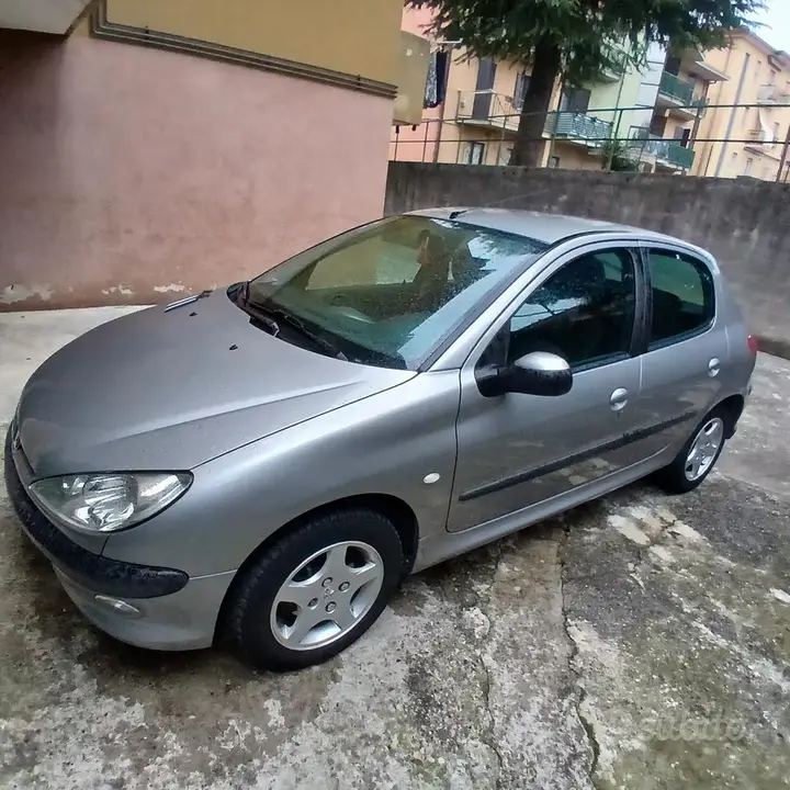 Peugeot 206