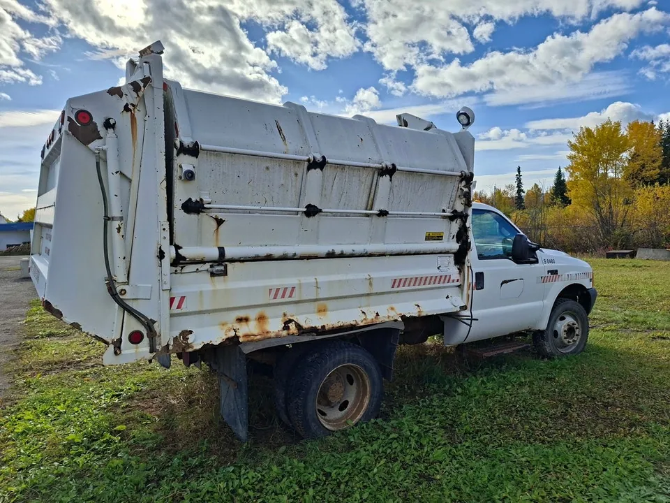 Ford F-450 Super Duty 1999 photo 4