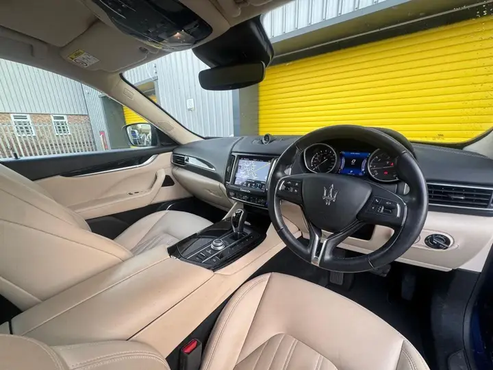 Maserati Levante 2016 photo 2