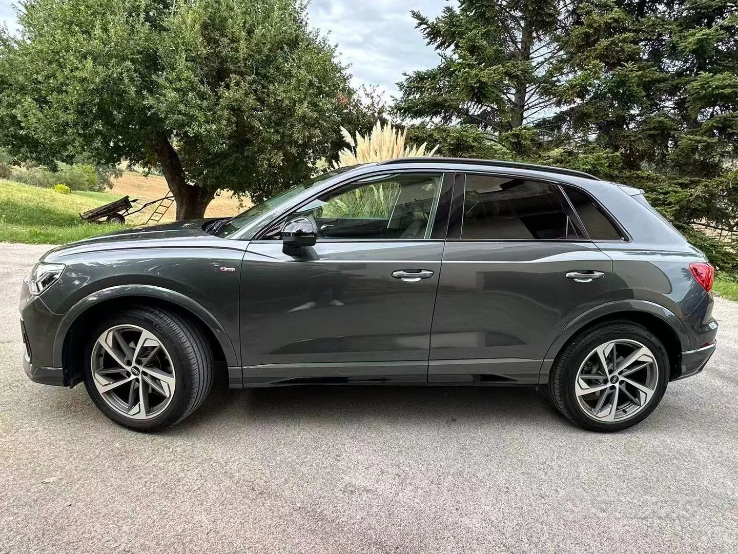 Audi Q3 2021 photo 2