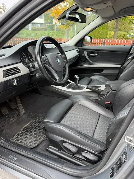 BMW 318I 2011 photo 5