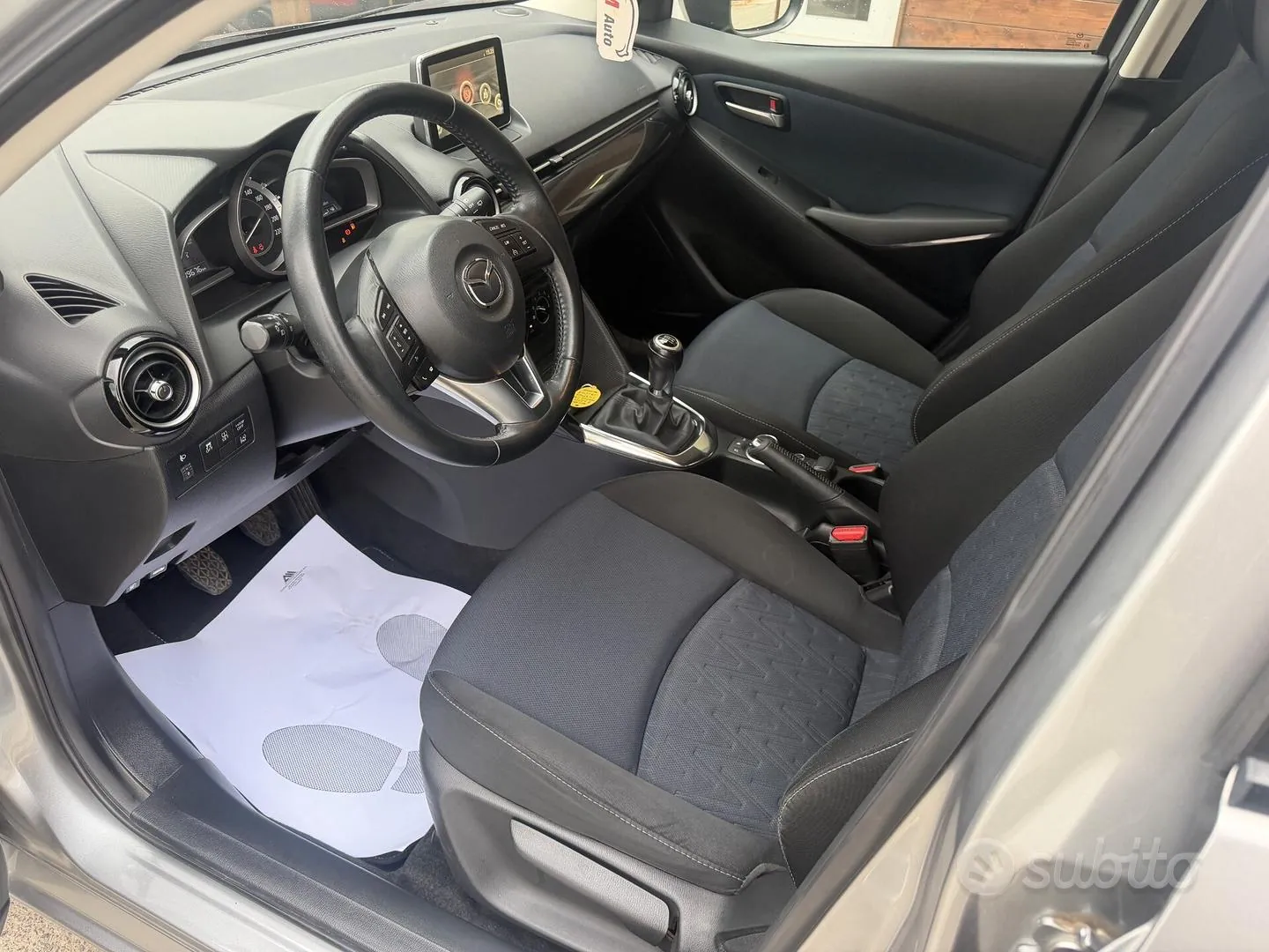 Mazda 2 2017 photo 5