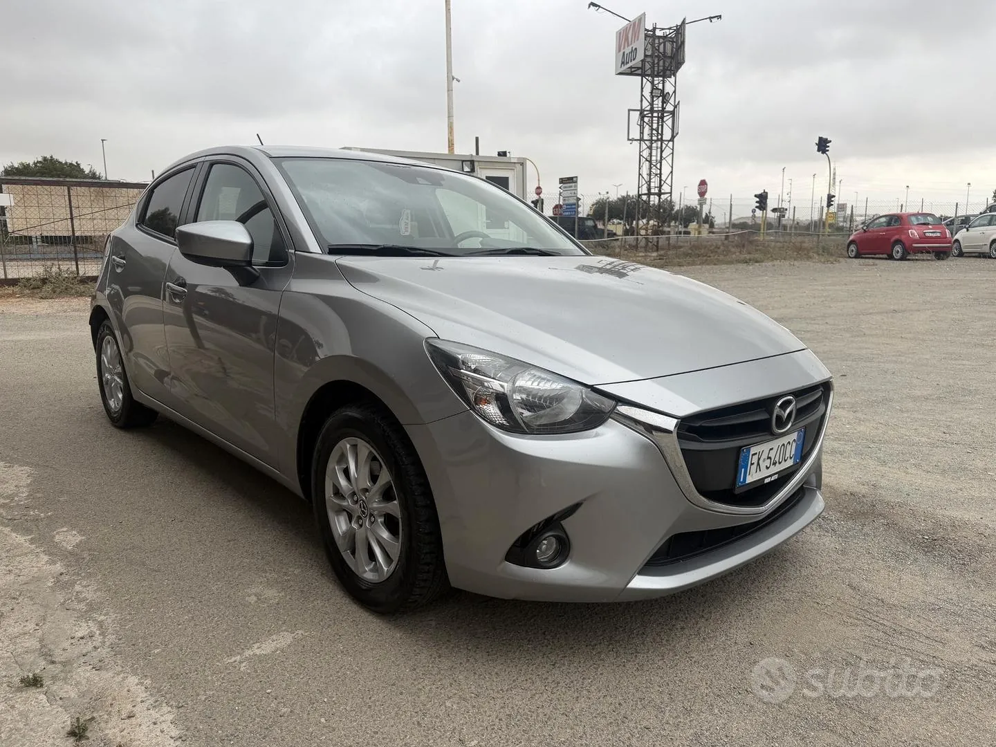 Mazda 2 2017 photo 3