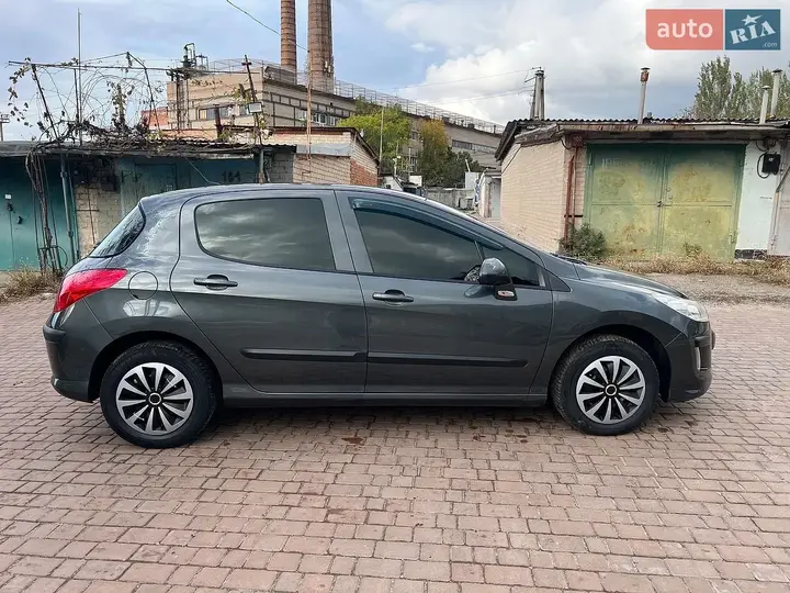 Peugeot 308 2008 photo 5