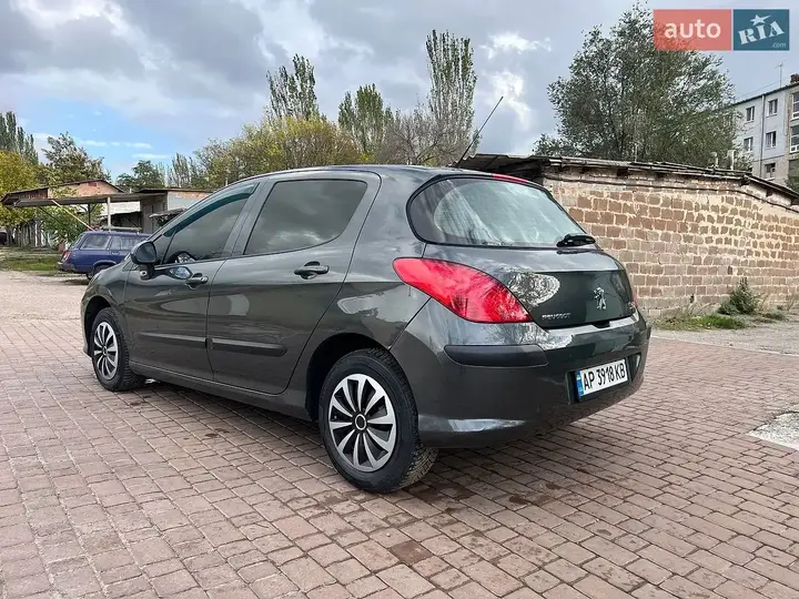 Peugeot 308 2008 photo 3