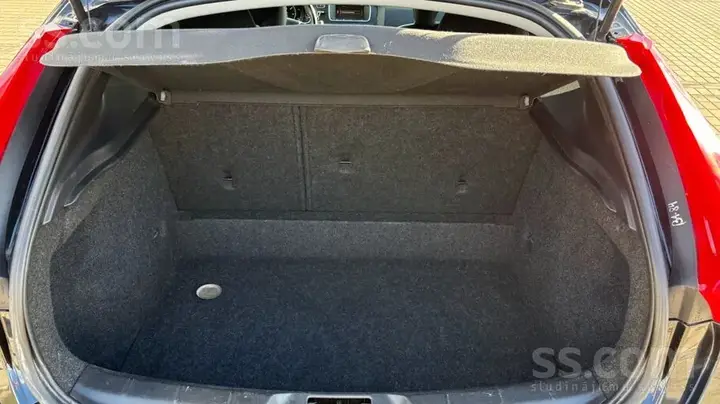 Volvo V40 2013 photo 5