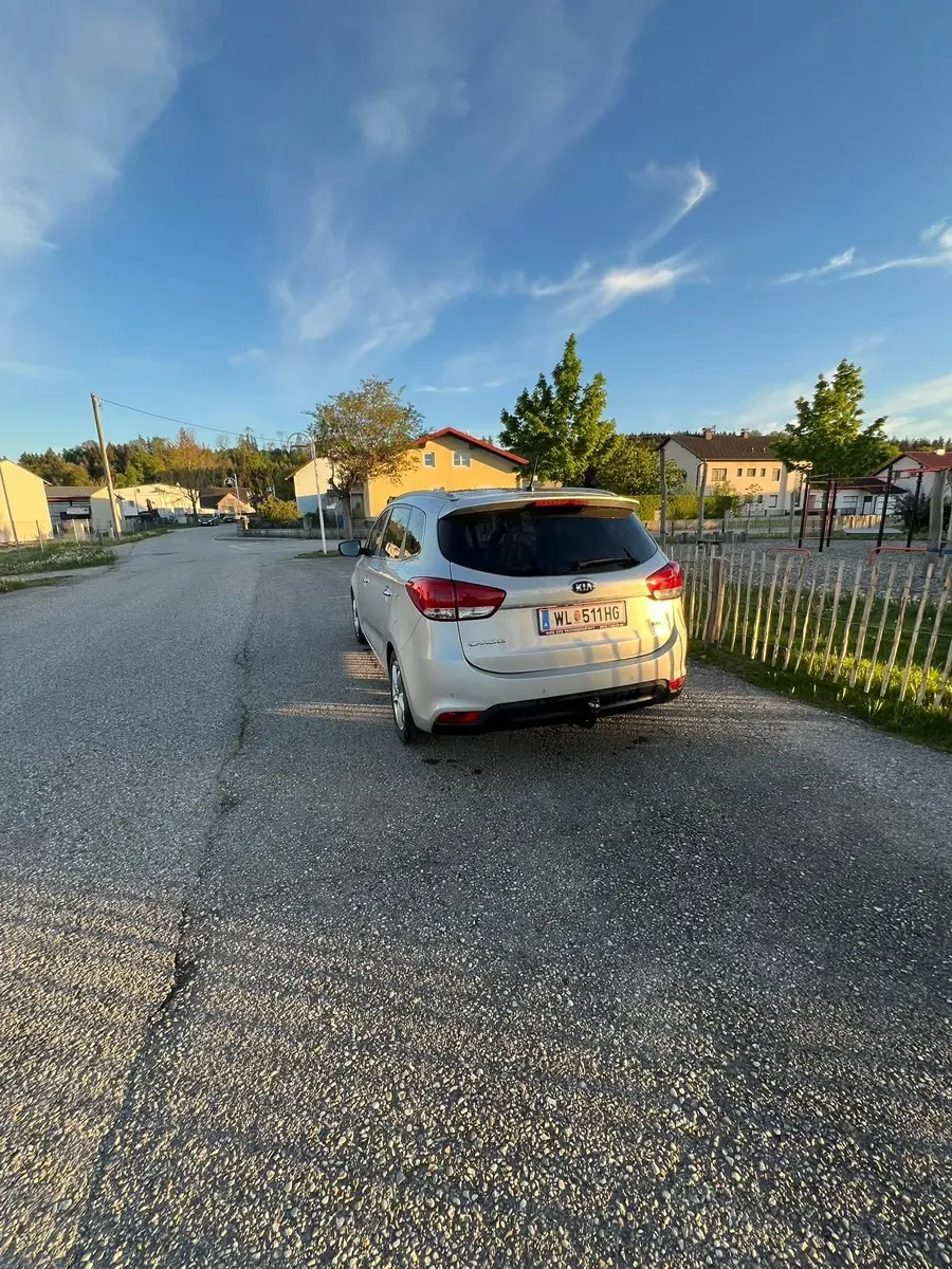 Kia Carens 2014 photo 3