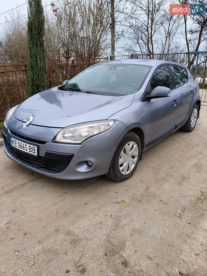 Renault Megane 2010 photo 2