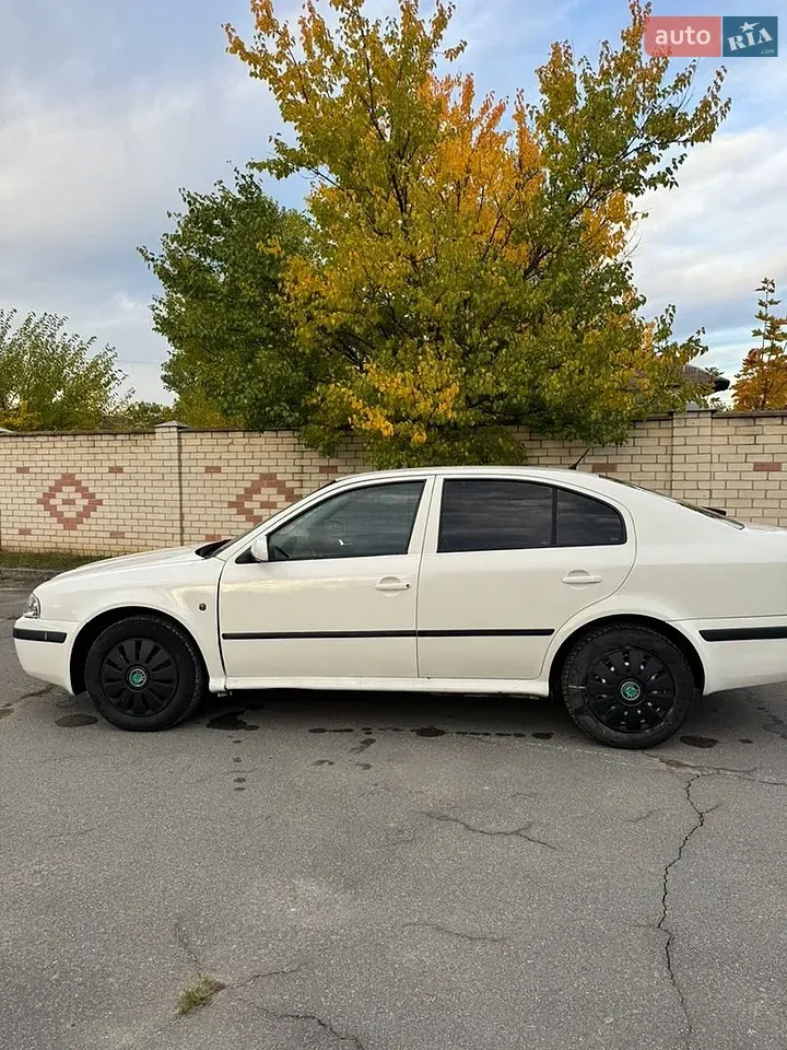 Skoda Octavia 2010 photo 2