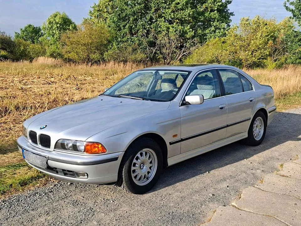 BMW 520I