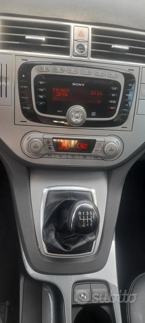 Ford Kuga 2013 photo 2