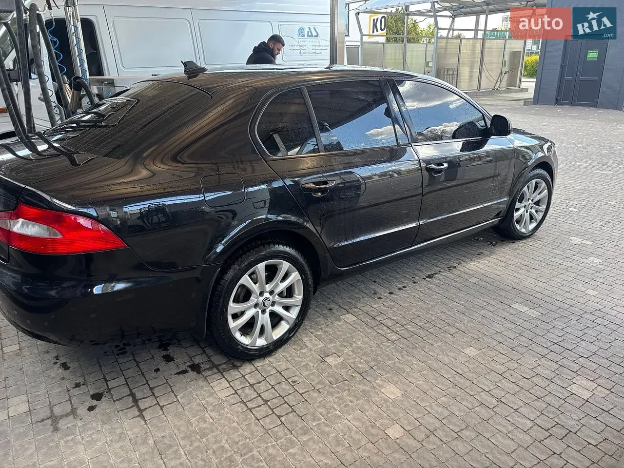 Skoda Superb 2009 photo 4