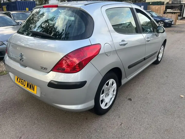 Peugeot 308 2010 photo 3