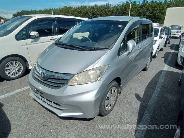 Honda Freed G 2012 photo 2