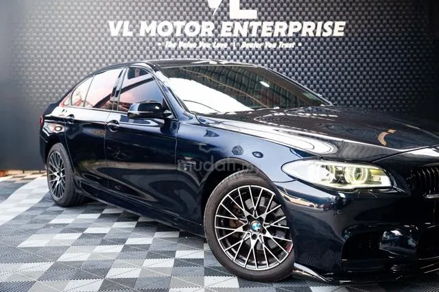 BMW 520I