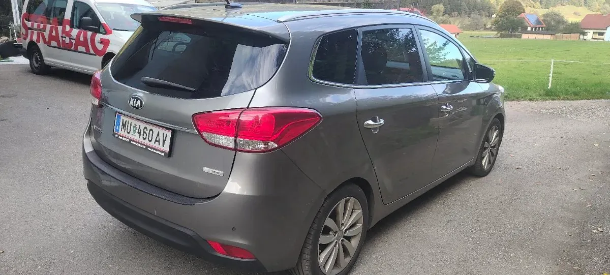 Kia Carens 2015 photo 2