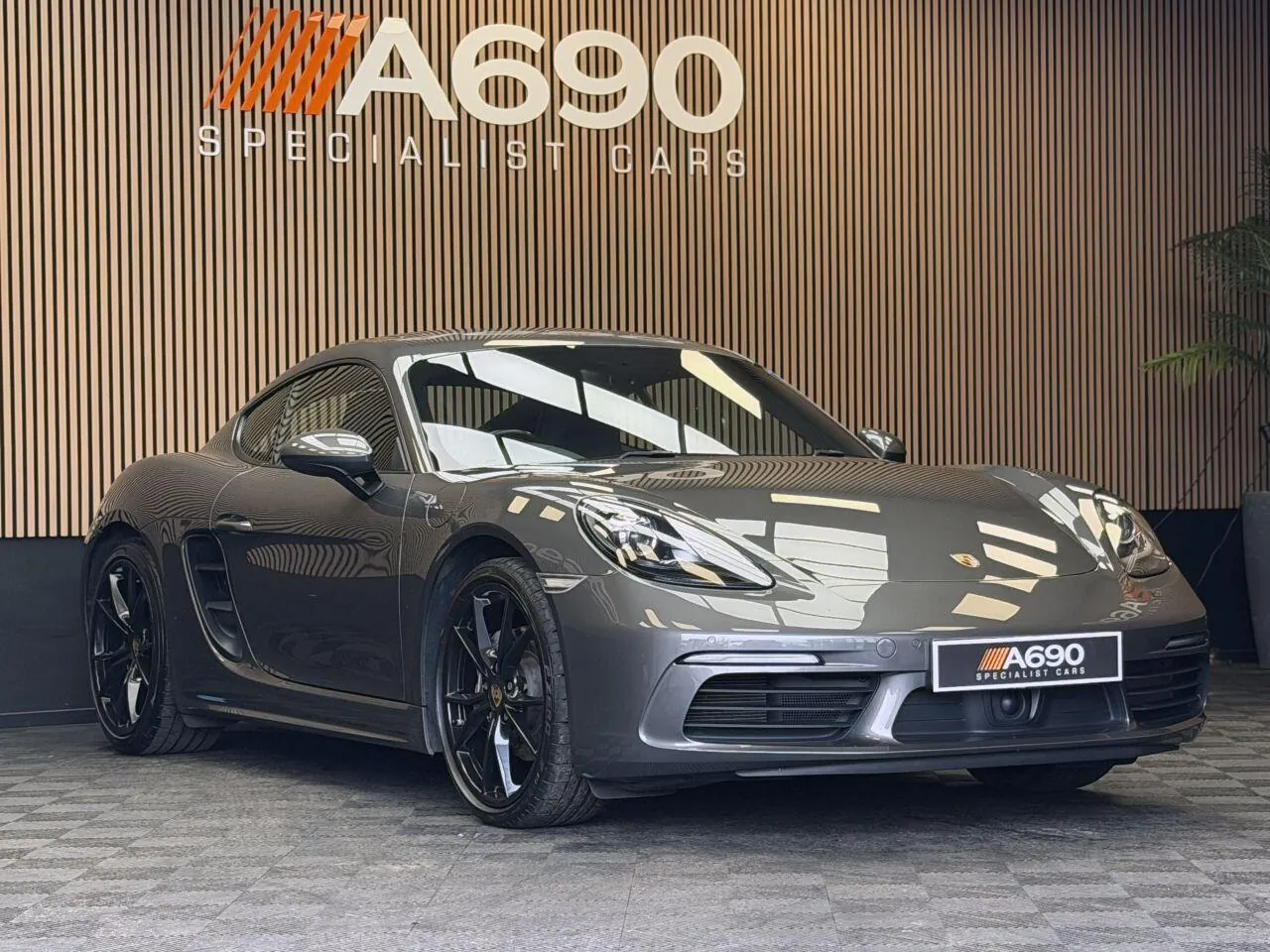Porsche 718 Cayman