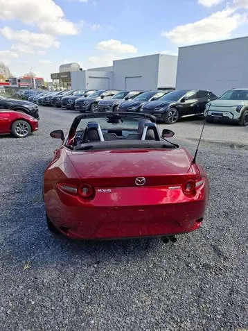 Mazda Mx-5 2024 photo 2