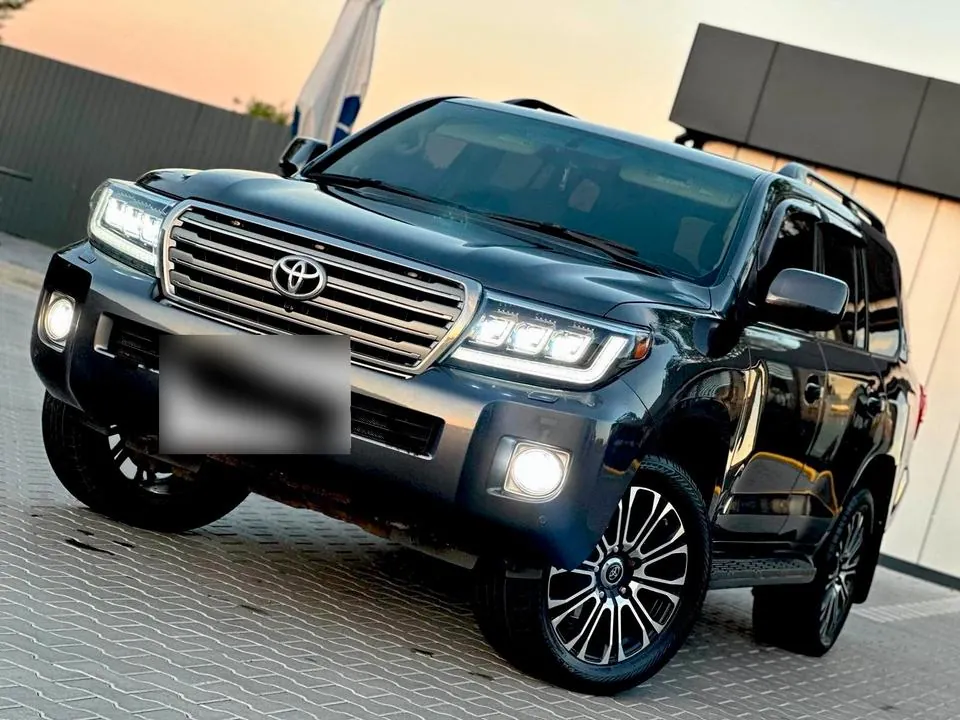 Toyota Land Cruiser