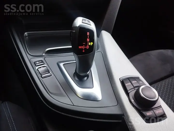 BMW 318D 2016 photo 5