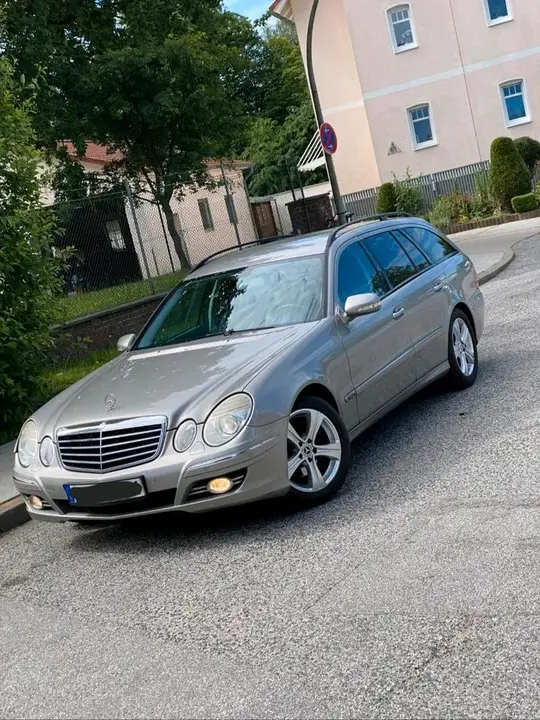 Mercedes-Benz E 200
