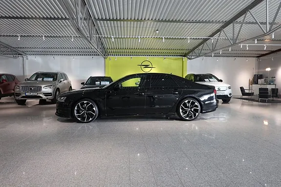 Audi A8 2016 photo 4