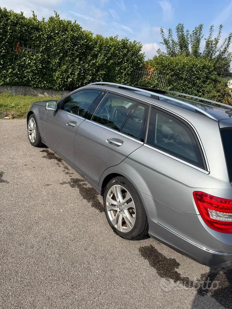 Mercedes-Benz C-Class 2011 photo 3