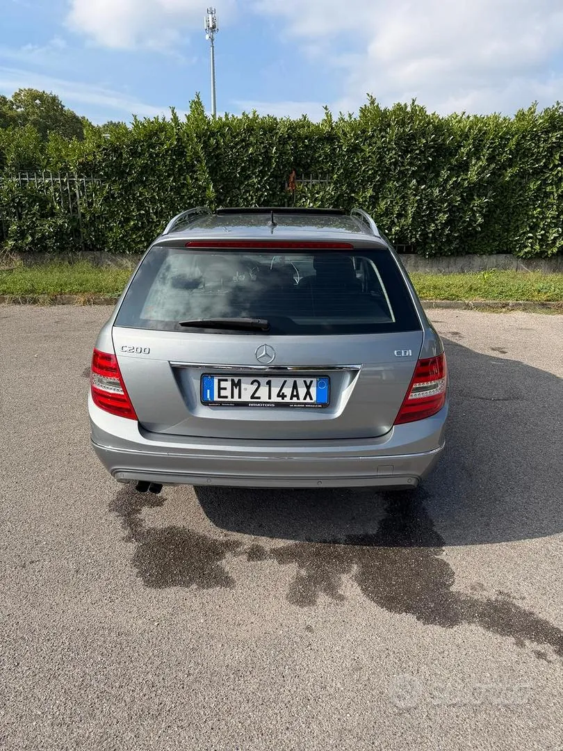 Mercedes-Benz C-Class 2011 photo 2