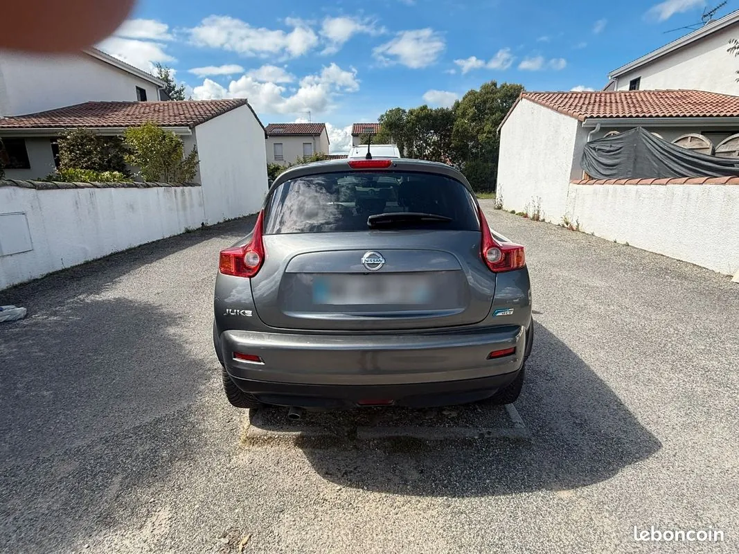 Nissan Juke 2011 photo 2