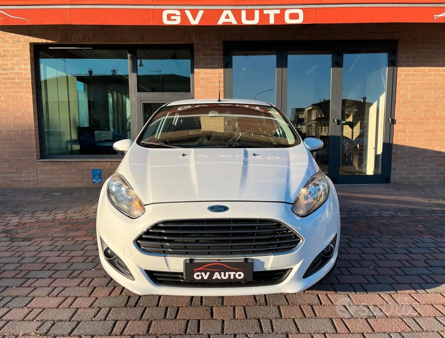 Ford Fiesta 2014 photo 2
