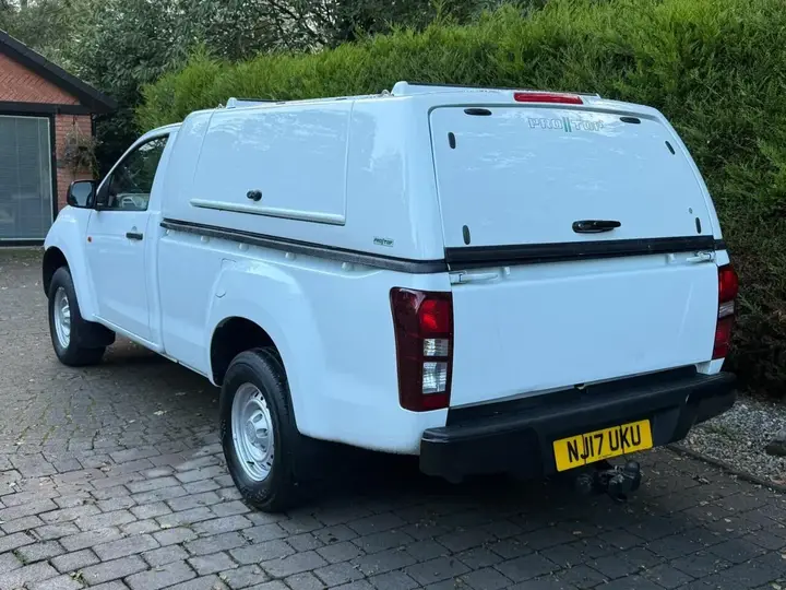Isuzu D-Max 2017 photo 3