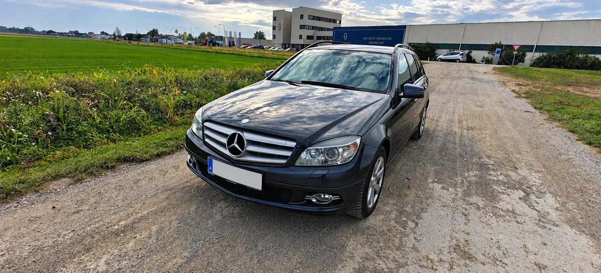 Mercedes-Benz C-Class 2009 photo 2
