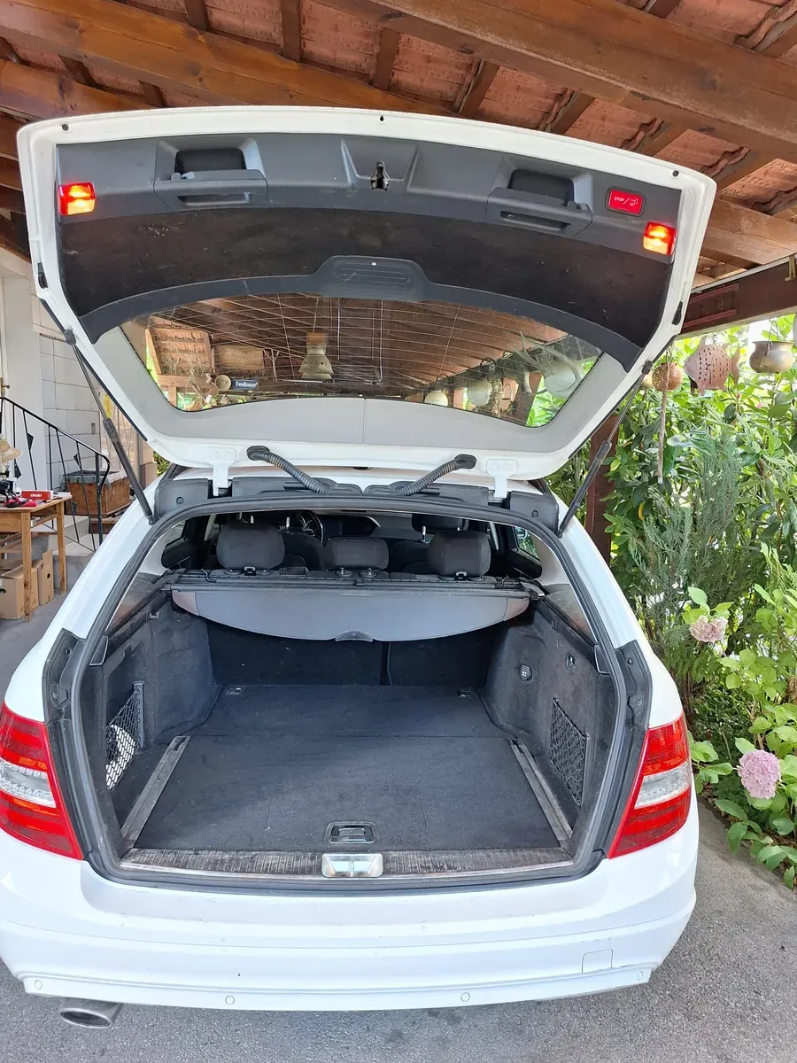 Mercedes-Benz C-Class 2012 photo 3
