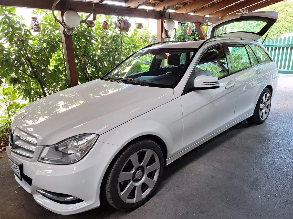 Mercedes-Benz C-Class 2012 photo 2