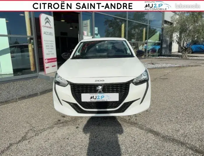 Peugeot 208 2022 photo 2