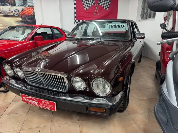 Jaguar Xj6
