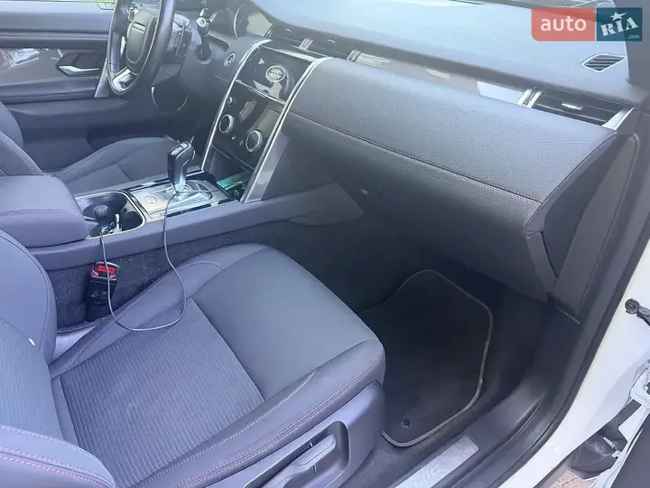 Land Rover Discovery Sport 2019 photo 5