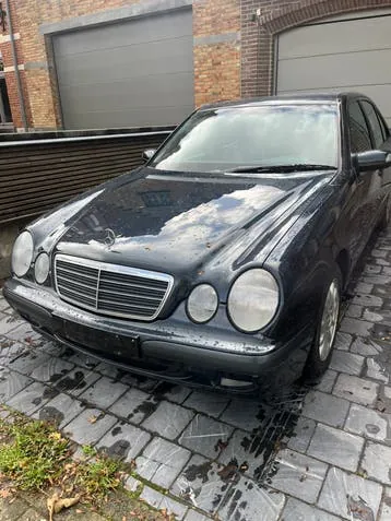 Mercedes-Benz E200D