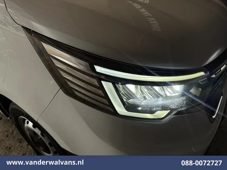 Renault Trafic 2022 photo 2