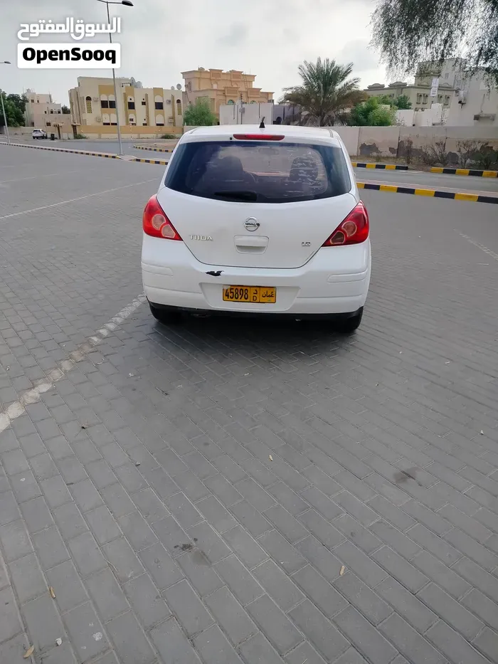 Nissan Tiida 2013 photo 2