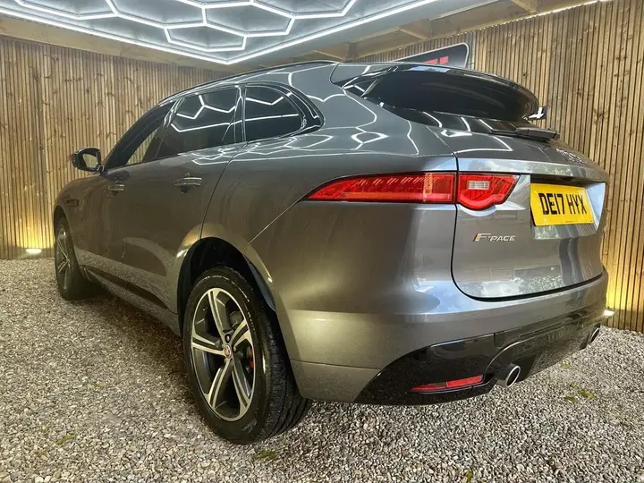 Jaguar F-Pace 2017 photo 5