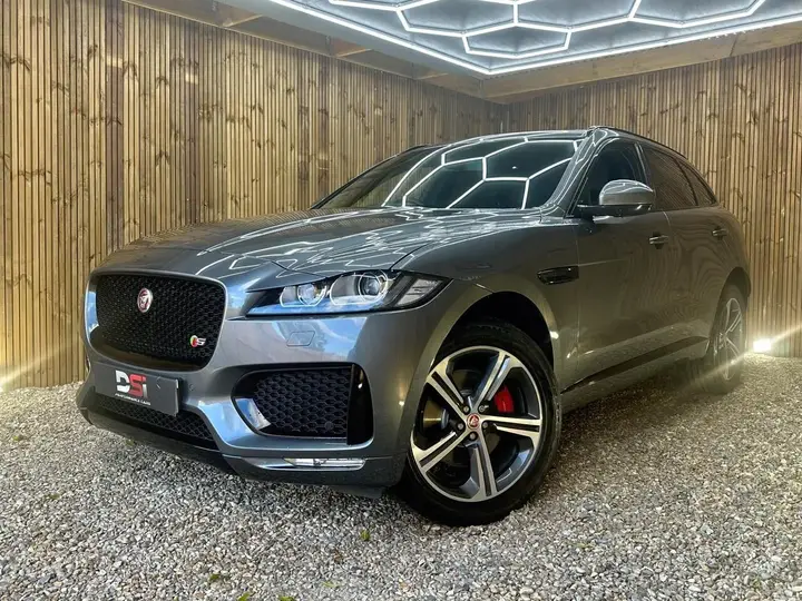 Jaguar F-Pace 2017 photo 3