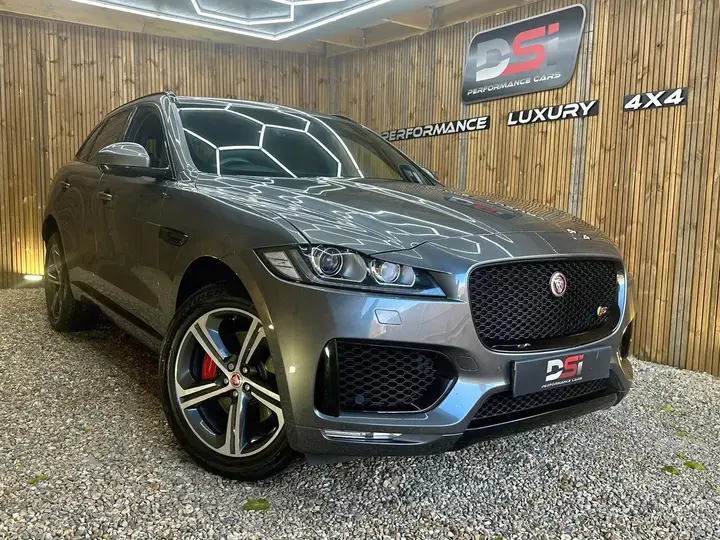 Jaguar F-Pace