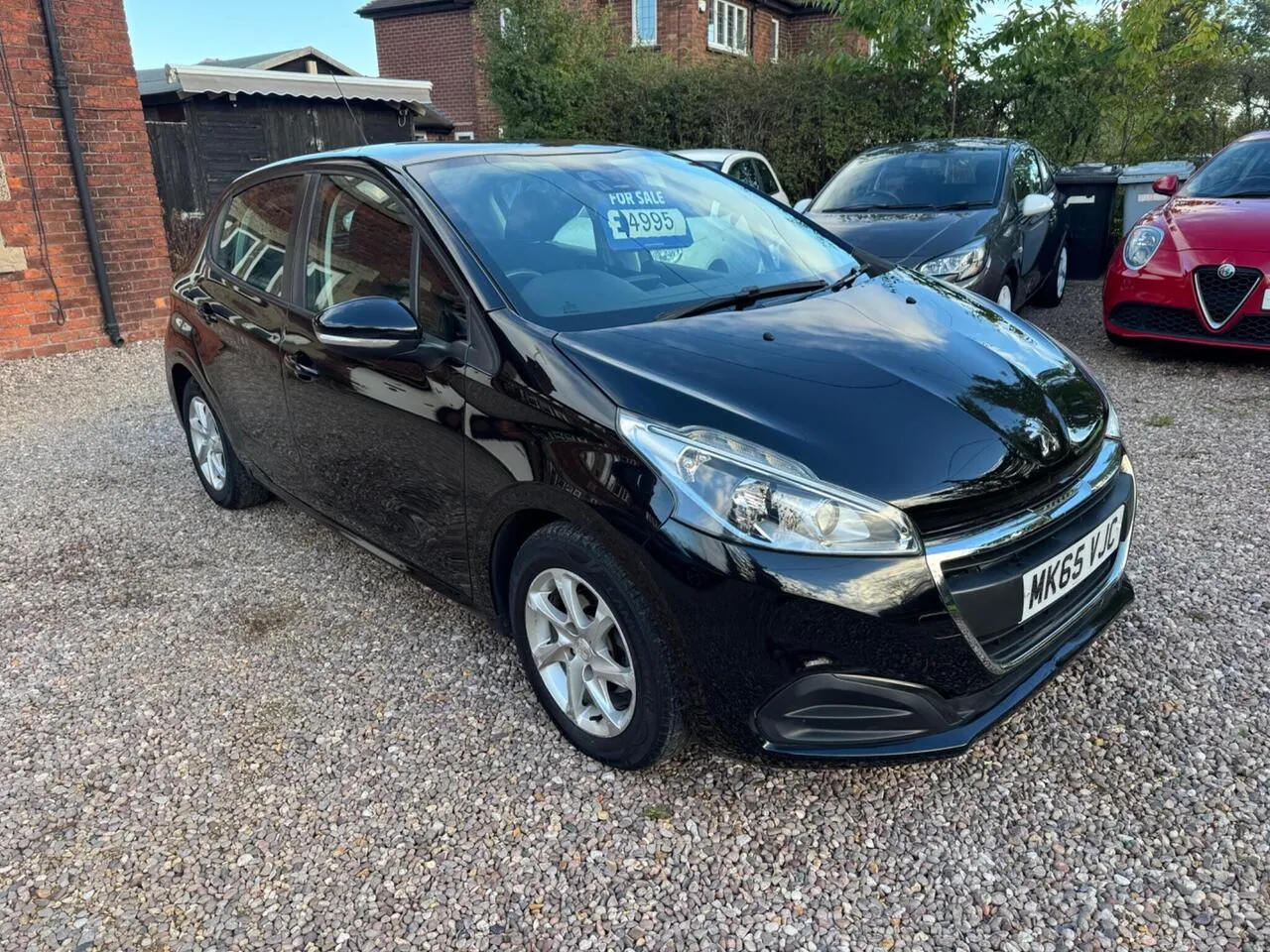 Peugeot 208 2015 photo 3