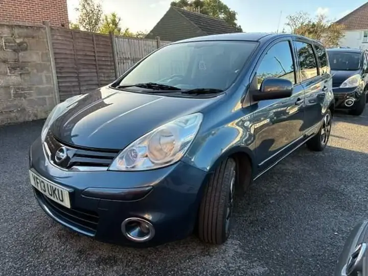 Nissan Note 2013 photo 3
