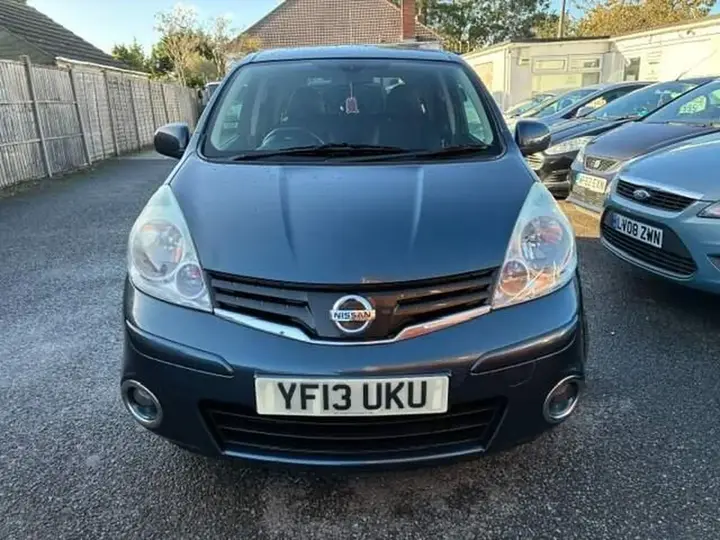 Nissan Note 2013 photo 2