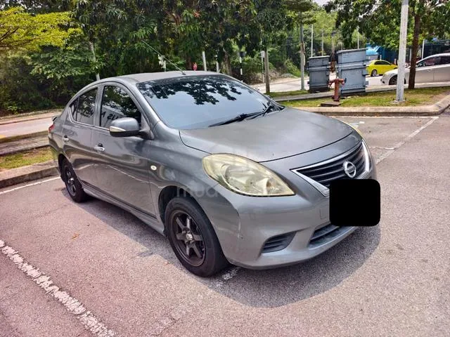 Nissan Almera