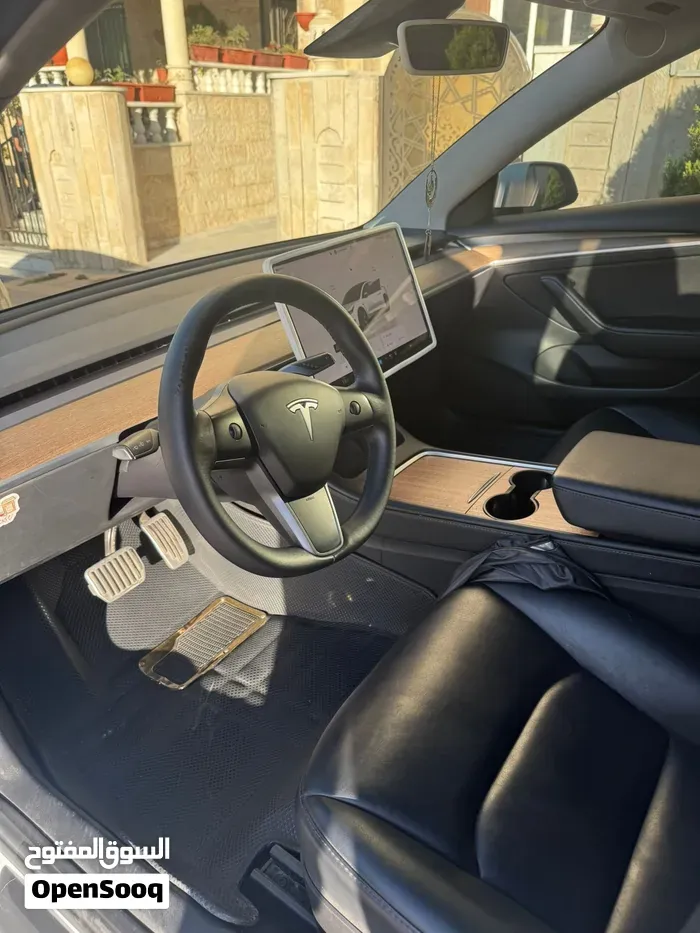 Tesla Model 3 2023 photo 4