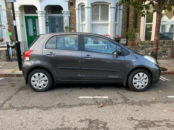 Toyota Yaris 2009 photo 3