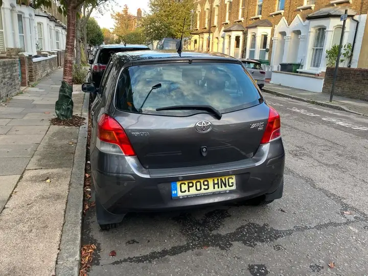Toyota Yaris 2009 photo 2